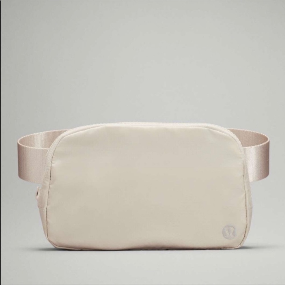 Lululemon Everywhere Belt Bag